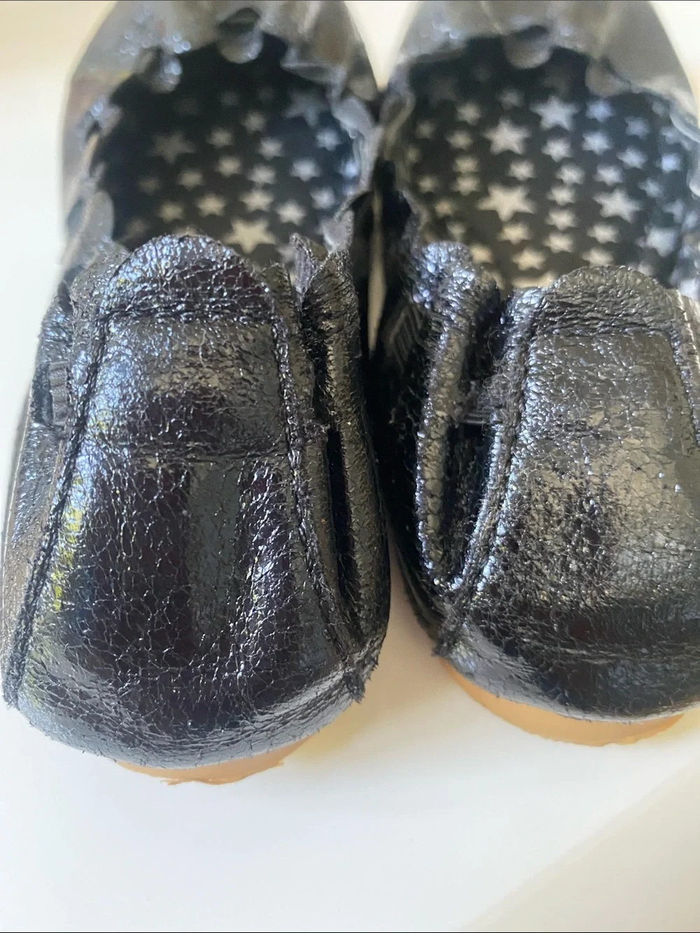 Tucker + Tate shiny Black slip On Ballet Flats for girls Sz 2 scalloped edge